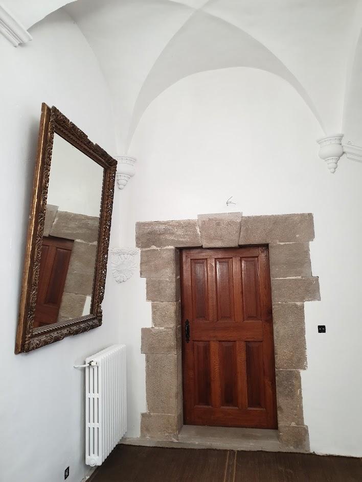 ETS Barile renovation cage d'escalier porte