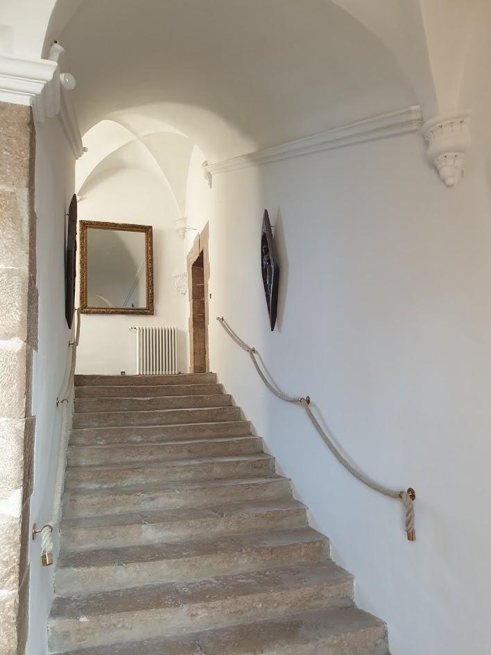 ETS Barile renovation cage d'escalier miroir