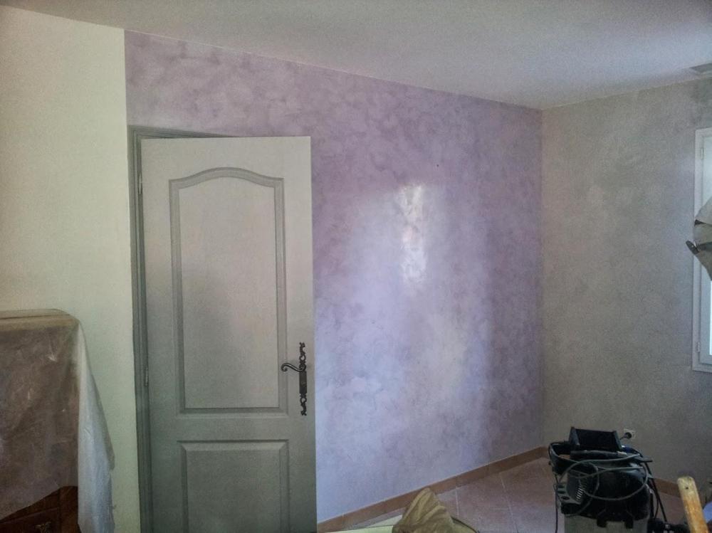 ETS Barile renovation chambre et cuisine mur violet