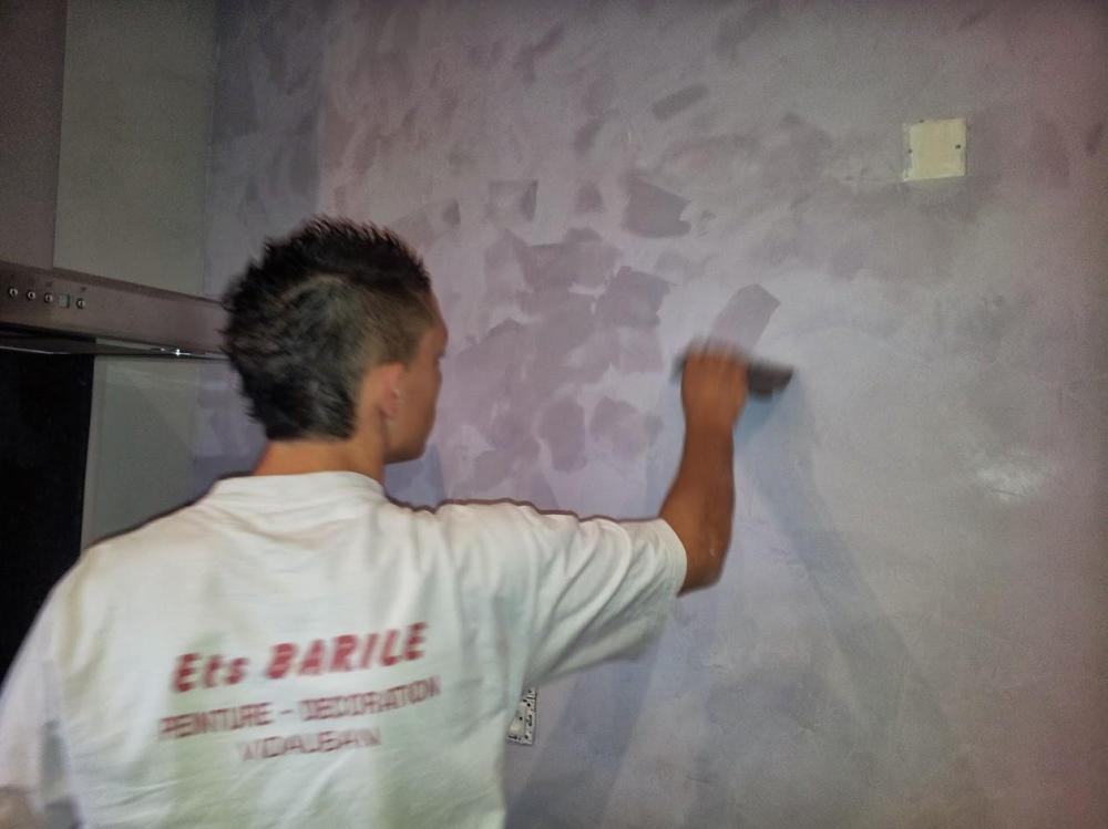 ETS Barile renovation chambre et cuisine travail